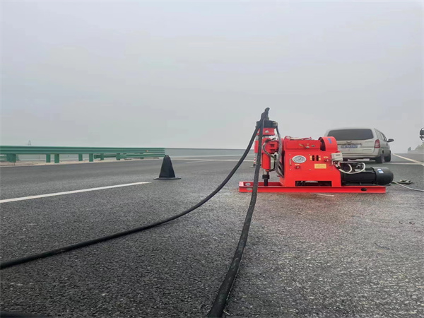 麻山马路路基路面开裂下沉注浆加固灌浆